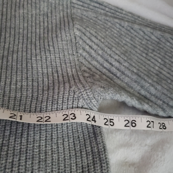 Ann Taylor Woman’s Gray Chunky Knit Lace up neckline sweater soft and cozy - Picture 6 of 9